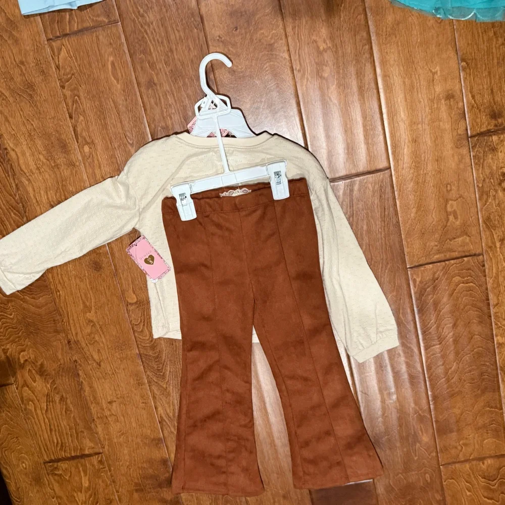 NWT Btween Size 5 long sleeve and pant Set - Picture 2 of 3
